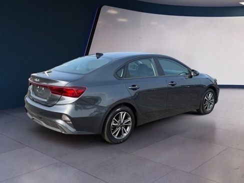 Used 2024 Kia Forte LXS w/ LXS Technology Package FWD image 5
