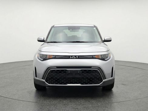 Used 2025 Kia Soul LX w/ LX Technology Package FWD image 2