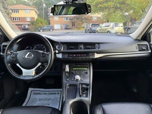 Used 2014 Lexus CT 200h image 16