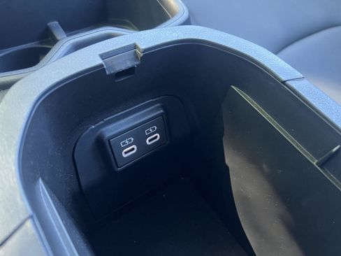 Used 2025 Toyota RAV4 XLE Premium w/ Weather Package AWD/4WD image 32