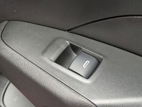 New 2026 Chevrolet Trax RS w/ Sunroof Package image 31