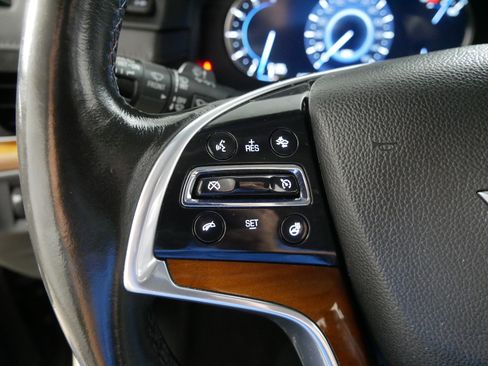 Used 2017 Cadillac Escalade ESV Luxury AWD/4WD image 27