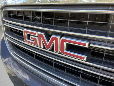 Used 2017 GMC Yukon SLT image 29