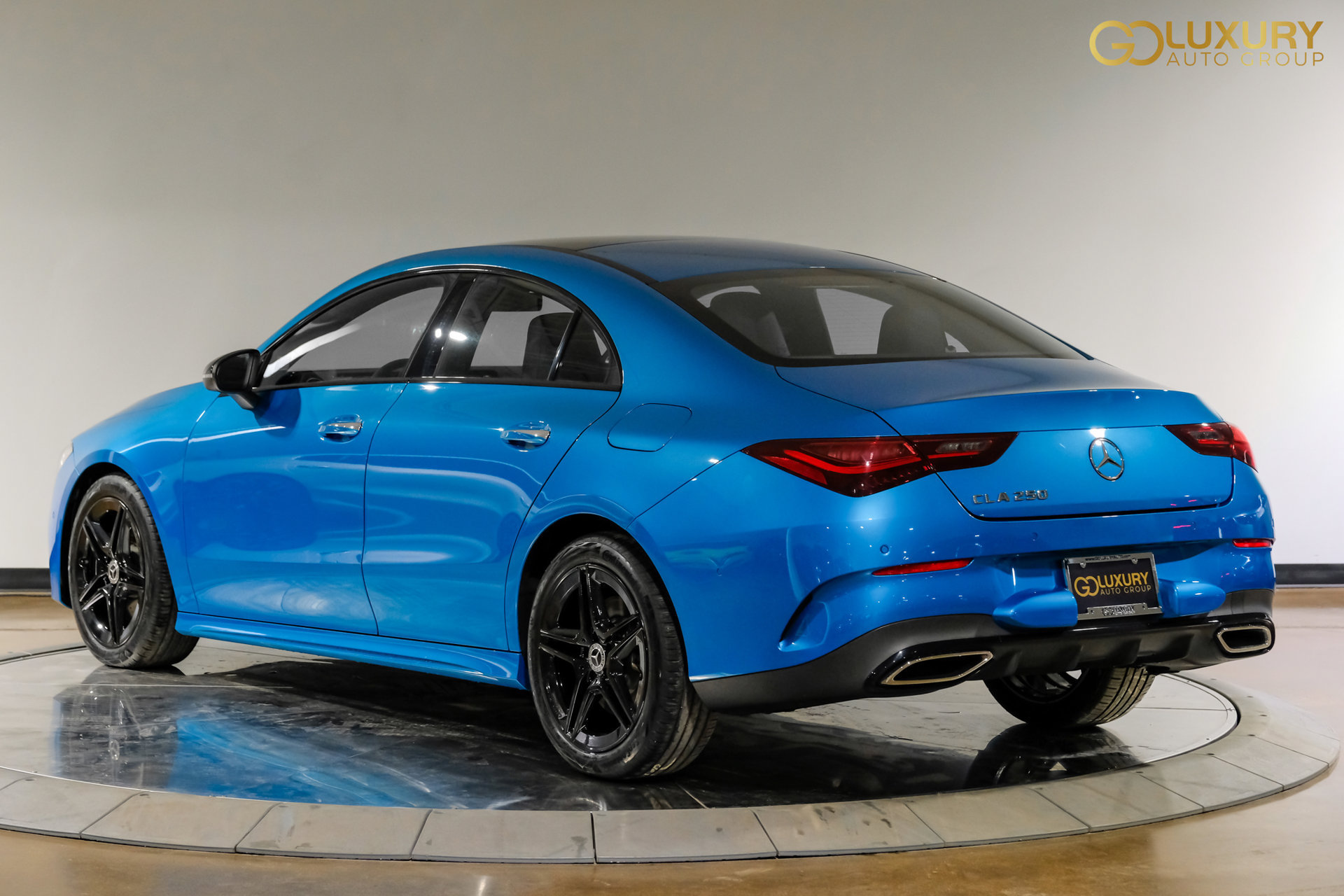 Used 2025 Mercedes-Benz CLA 250 w/ AMG Night Package image 12