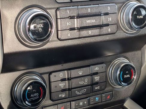 Used 2019 Ford F150 Lariat w/ Equipment Group 502A Luxury image 21