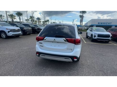 Used 2019 Mitsubishi Outlander SE FWD image 3