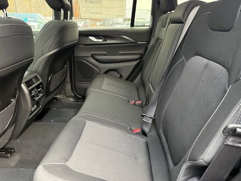 New 2025 Jeep Grand Cherokee Laredo X image 21