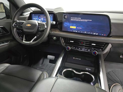 Used 2025 Chevrolet Tahoe Premier AWD/4WD image 11