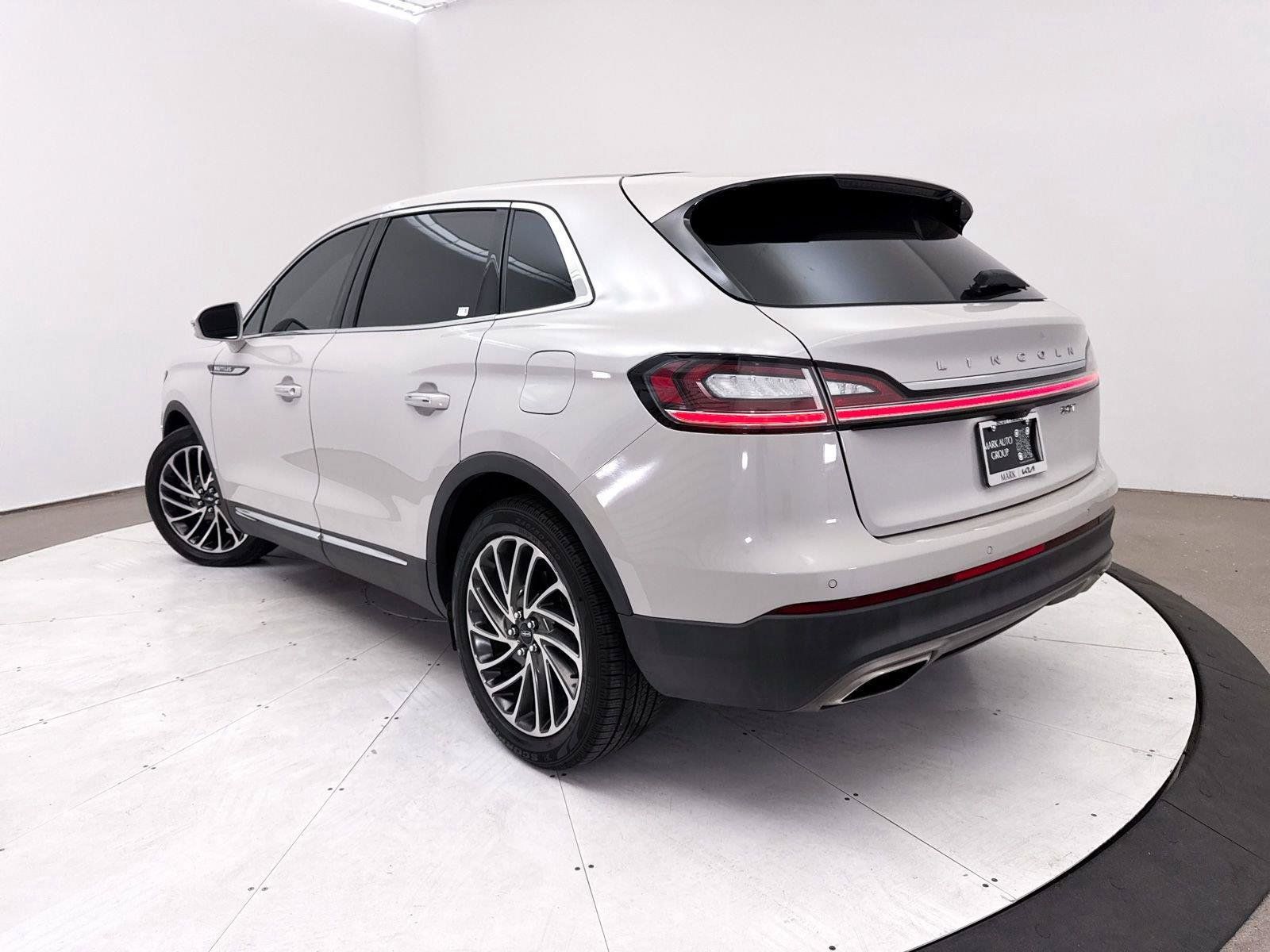 Used 2019 Lincoln Nautilus Reserve FWD image 2