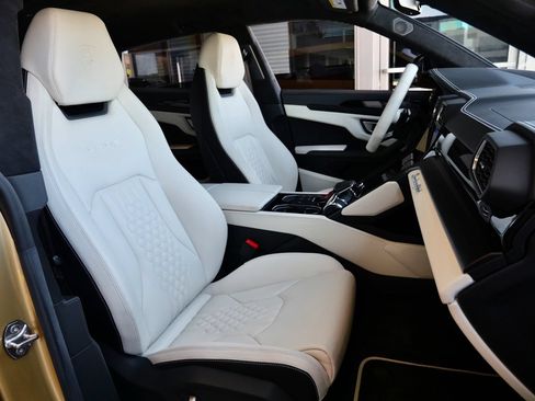 Used 2023 Lamborghini Urus S AWD/4WD image 8