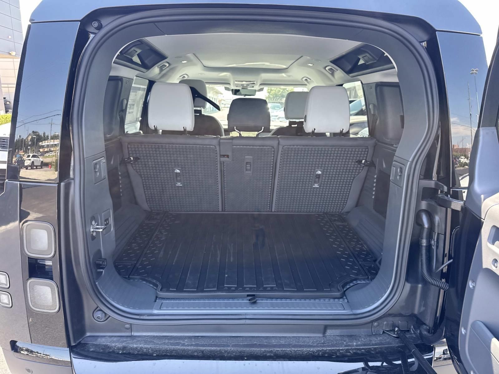 New 2026 Land Rover Defender 110 S AWD/4WD image 6