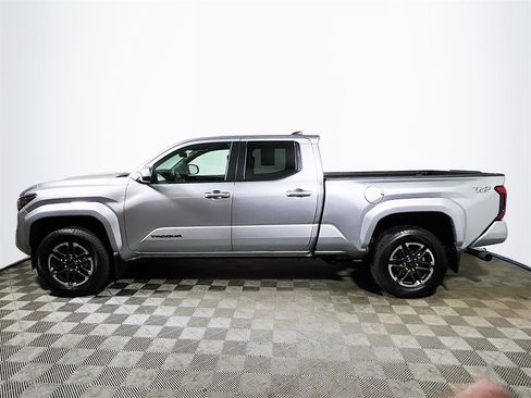 Certified 2025 Toyota Tacoma TRD Sport image 5