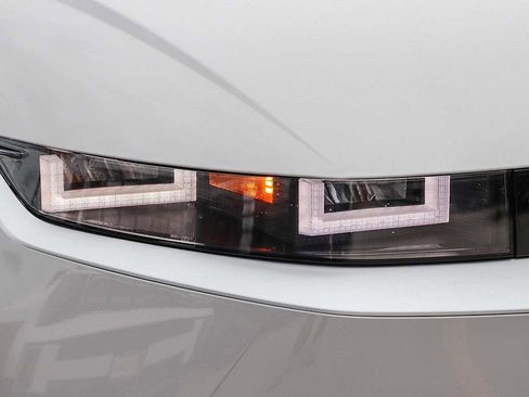 New 2026 Hyundai Ioniq 5 SEL image 4