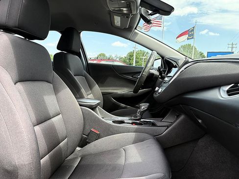 Used 2022 Chevrolet Malibu LT FWD image 12