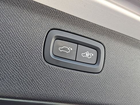 Used 2021 Volvo XC90 T8 Inscription Expression w/ Climate Package image 29