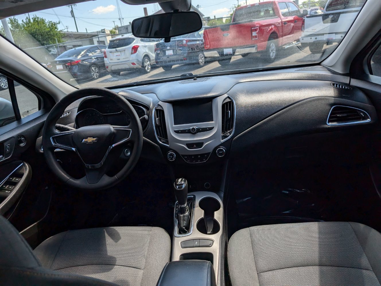 Used 2018 Chevrolet Cruze LS FWD image 14