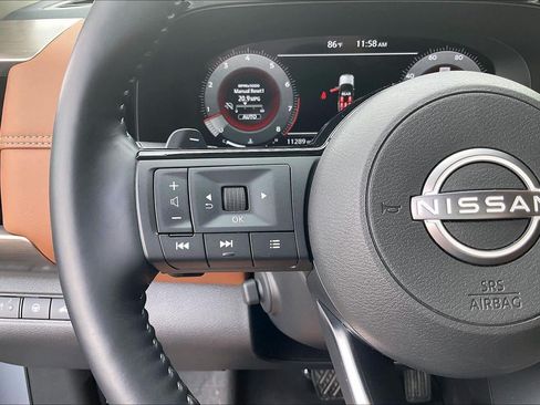 Used 2025 Nissan Pathfinder Platinum AWD/4WD image 19