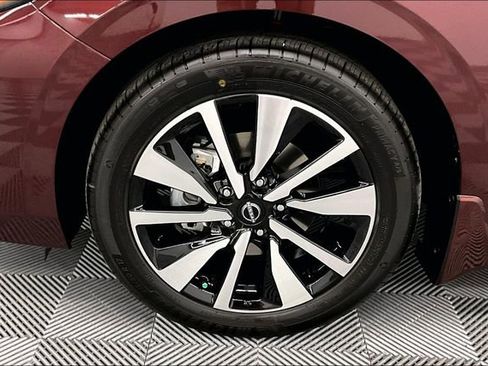 New 2025 Nissan Sentra SV w/ SV Premium Package image 13