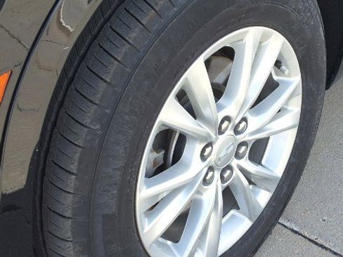 Used 2024 Cadillac XT6 Luxury w/ LPO, Floor Liner Package AWD/4WD image 21