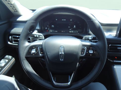 Certified 2023 Lincoln Aviator AWD w/ Premium Package image 12
