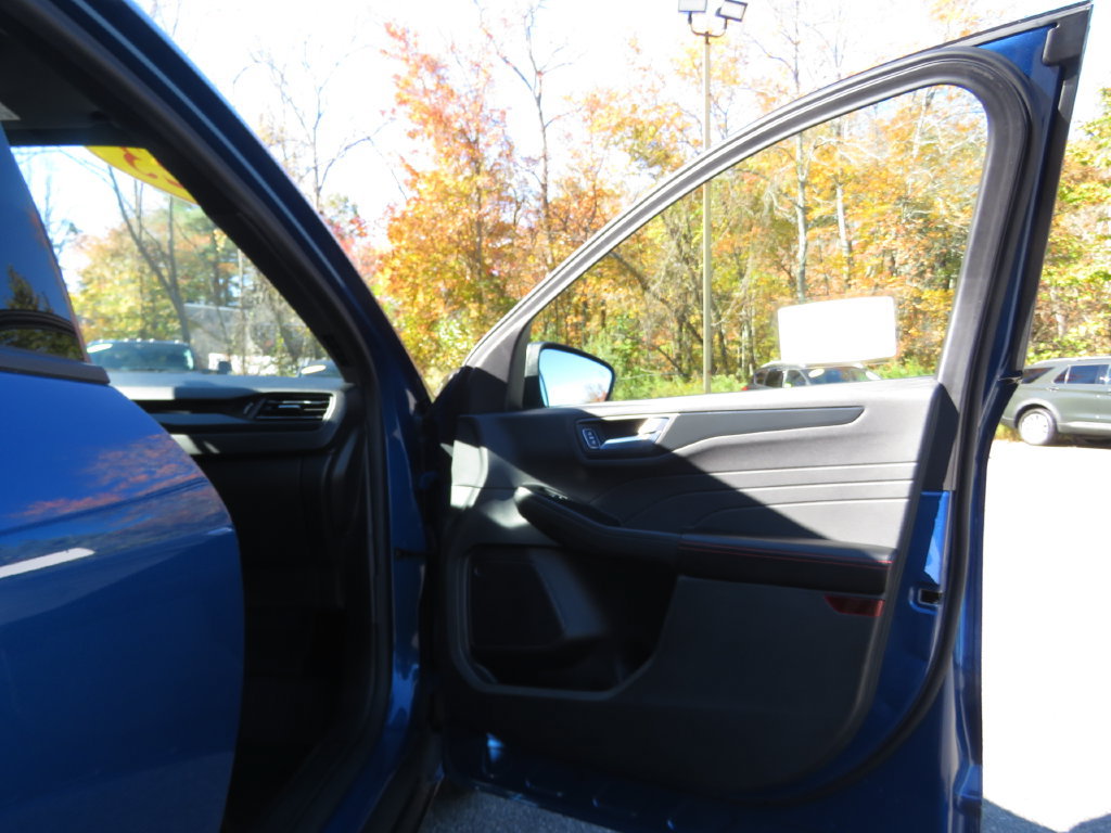Used 2023 Ford Escape ST-Line AWD/4WD image 12