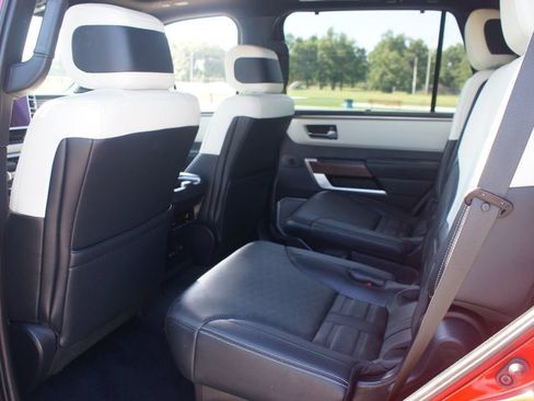 Used 2025 Toyota Sequoia Capstone AWD/4WD image 15