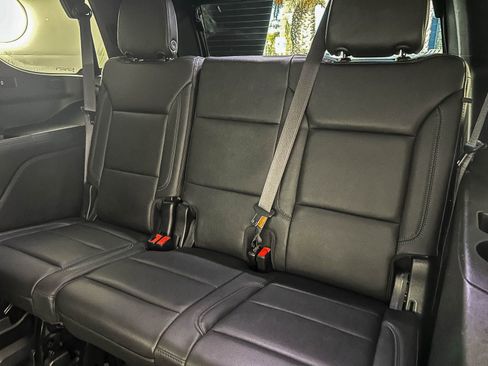 Used 2022 Chevrolet Tahoe LT w/ Luxury Package image 18