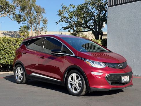 Used 2019 Chevrolet Bolt LT image 2