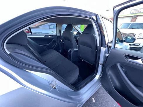 Used 2015 Volkswagen Jetta SE image 16