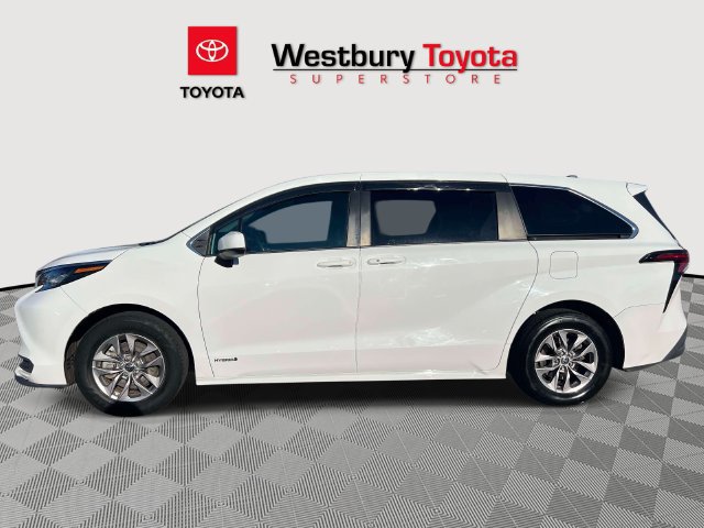 Used 2021 Toyota Sienna LE FWD image 9