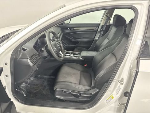 Used 2018 Honda Accord LX image 4
