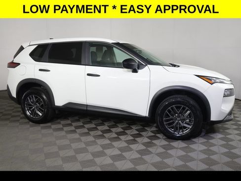 Used 2023 Nissan Rogue S FWD image 2