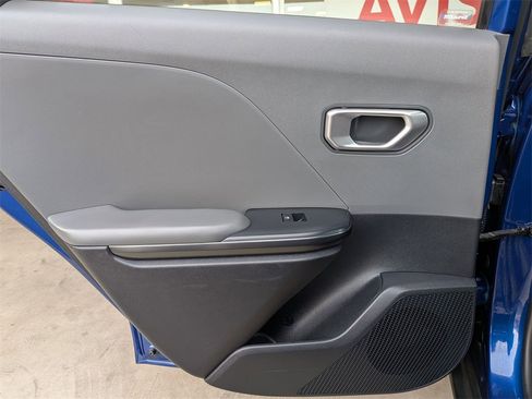 Used 2025 Kia K4 LXS image 25