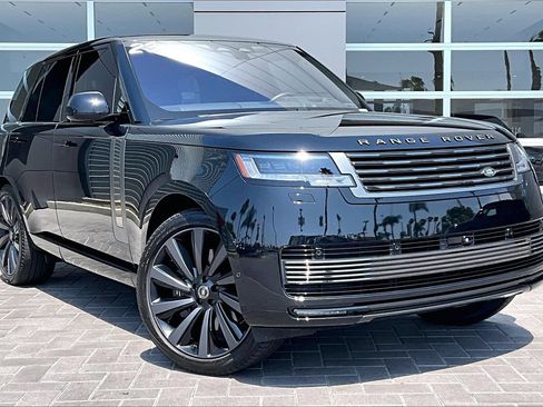 Certified 2023 Land Rover Range Rover SV AWD/4WD image 3
