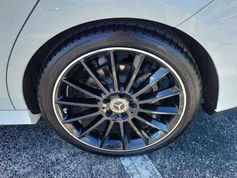 Used 2023 Mercedes-Benz CLA 250 image 8