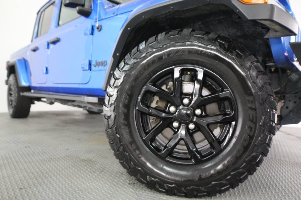 Used 2023 Jeep Gladiator Sport AWD/4WD image 17