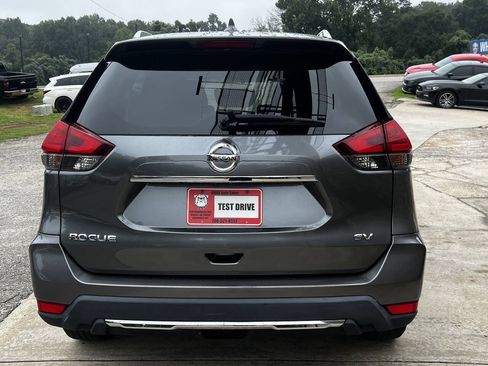 Used 2017 Nissan Rogue SV FWD image 5