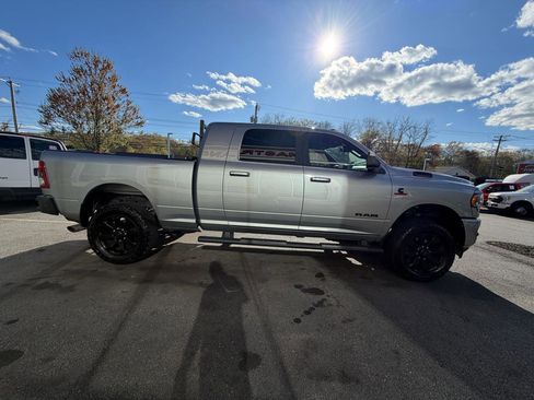 Used 2021 RAM 2500 Big Horn w/ Night Edition AWD/4WD image 6