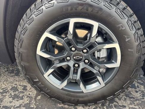 Used 2026 Chevrolet Equinox ACTIV AWD/4WD image 10