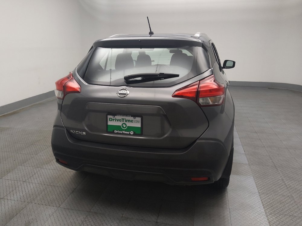 Used 2019 Nissan Kicks S FWD image 7