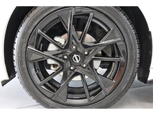 Used 2025 Nissan Sentra SR w/ Midnight Edition image 29