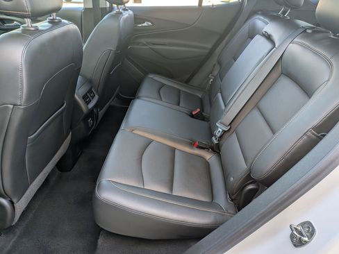 Used 2021 Chevrolet Equinox LT image 24