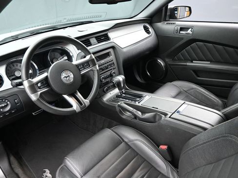 Used 2011 Ford Mustang Premium w/ 202A Rapid Spec Order Code image 23