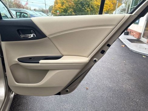 Used 2015 Honda Accord EX-L image 19