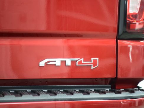 Used 2025 GMC Sierra 1500 AT4 w/ AT4 Premium Package AWD/4WD image 21