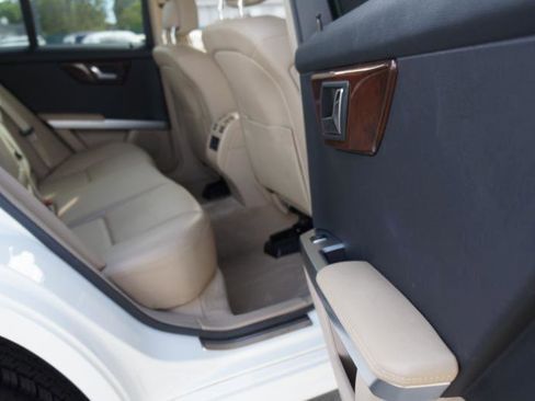 Used 2011 Mercedes-Benz GLK 350 2WD image 37