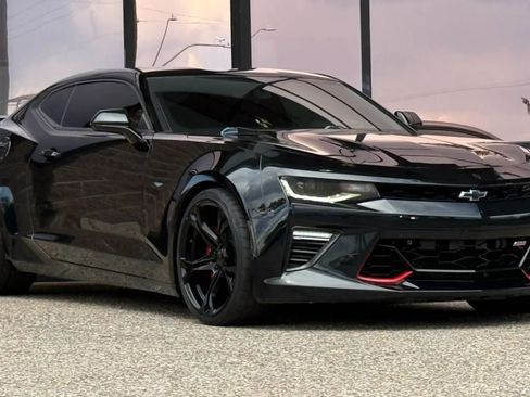 Used 2016 Chevrolet Camaro SS RWD image 17