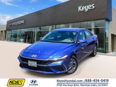 Used 2024 Hyundai Elantra SEL FWD image 1