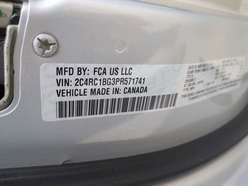 Used 2023 Chrysler Pacifica Touring-L FWD image 38