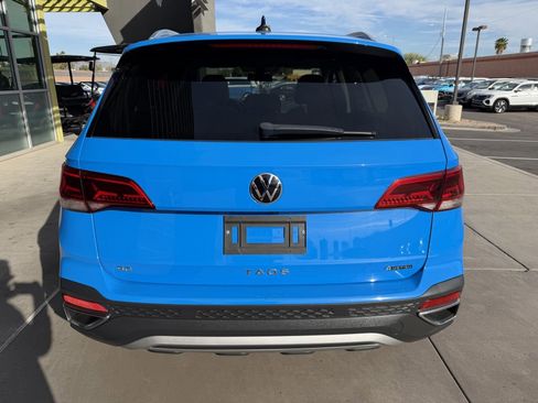 Used 2022 Volkswagen Taos SE w/ Panoramic Sunroof Package image 13